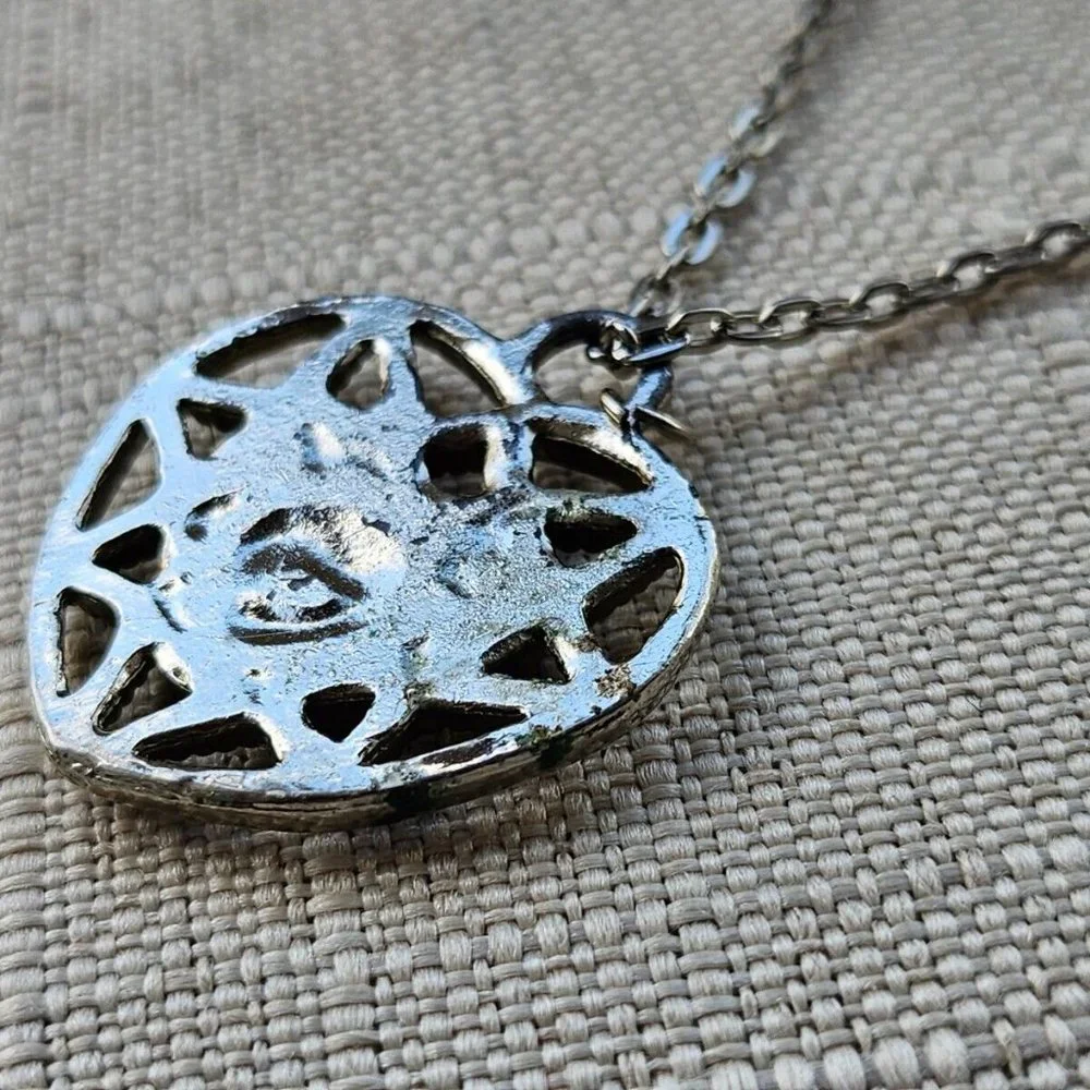 Vintage Necklace Silver Tone Chain Fashion Jewelry Heart Shape Pendant Necklace - Picture 9 of 10
